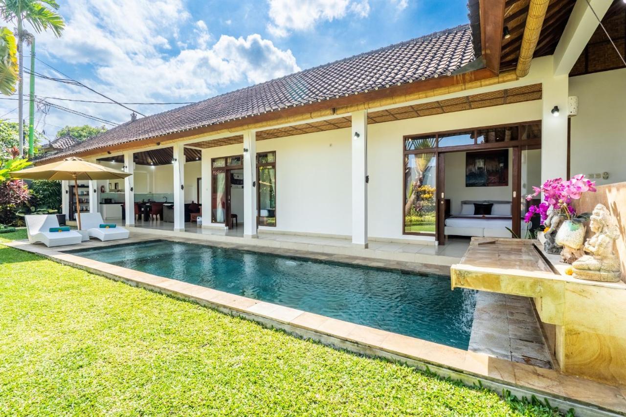Romantica Villa Ubud Exterior photo